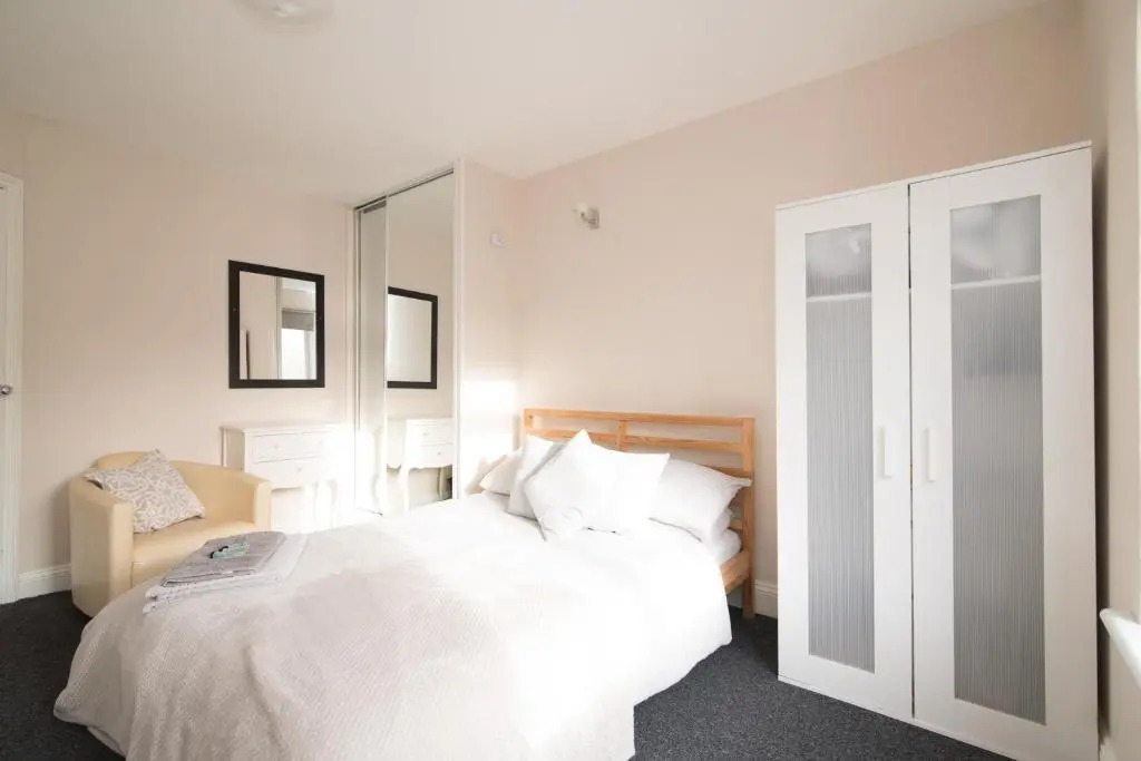 Aston Henry James Courtlands Cosy apartment close to Maidenhead train station