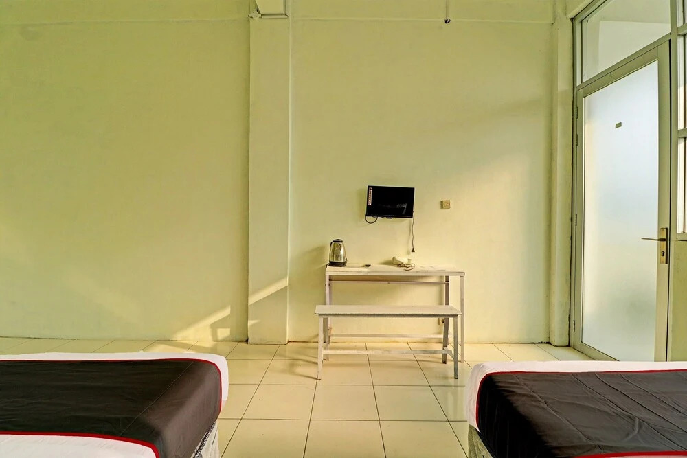 RedDoorz Syariah at Neu Hostel Cisarua Lembang