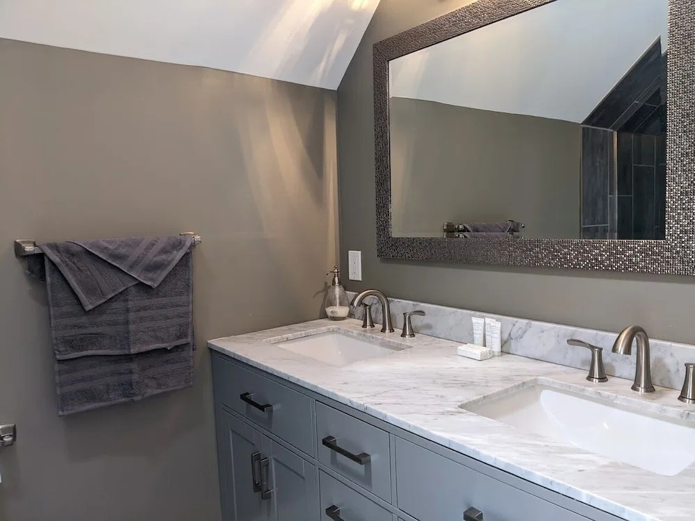 Stratford Suites - 66 Daly Ave