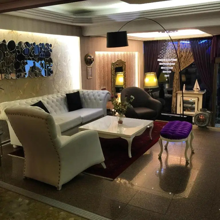 Lucid Otel