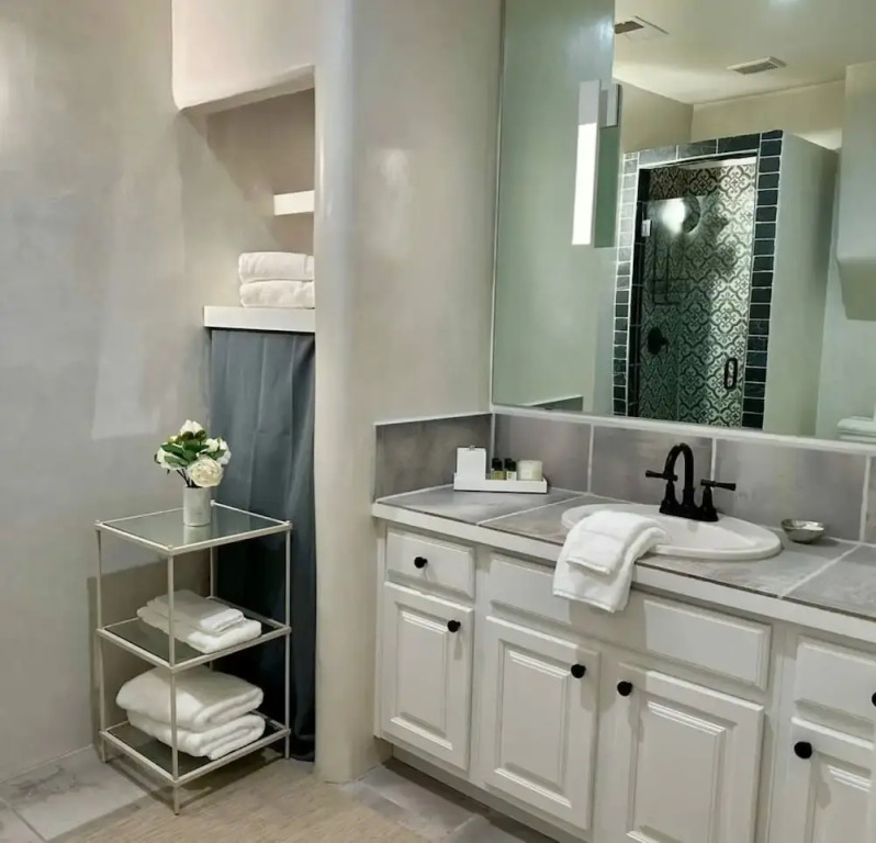 Palace Modern Residences at the Railyard