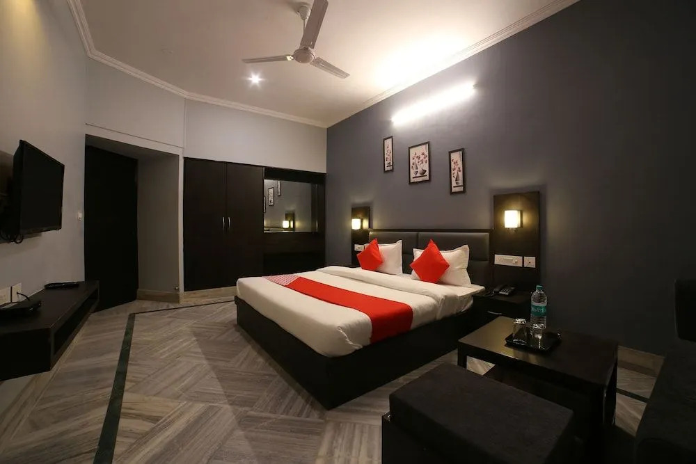 OYO 16536 Hotel Vasko
