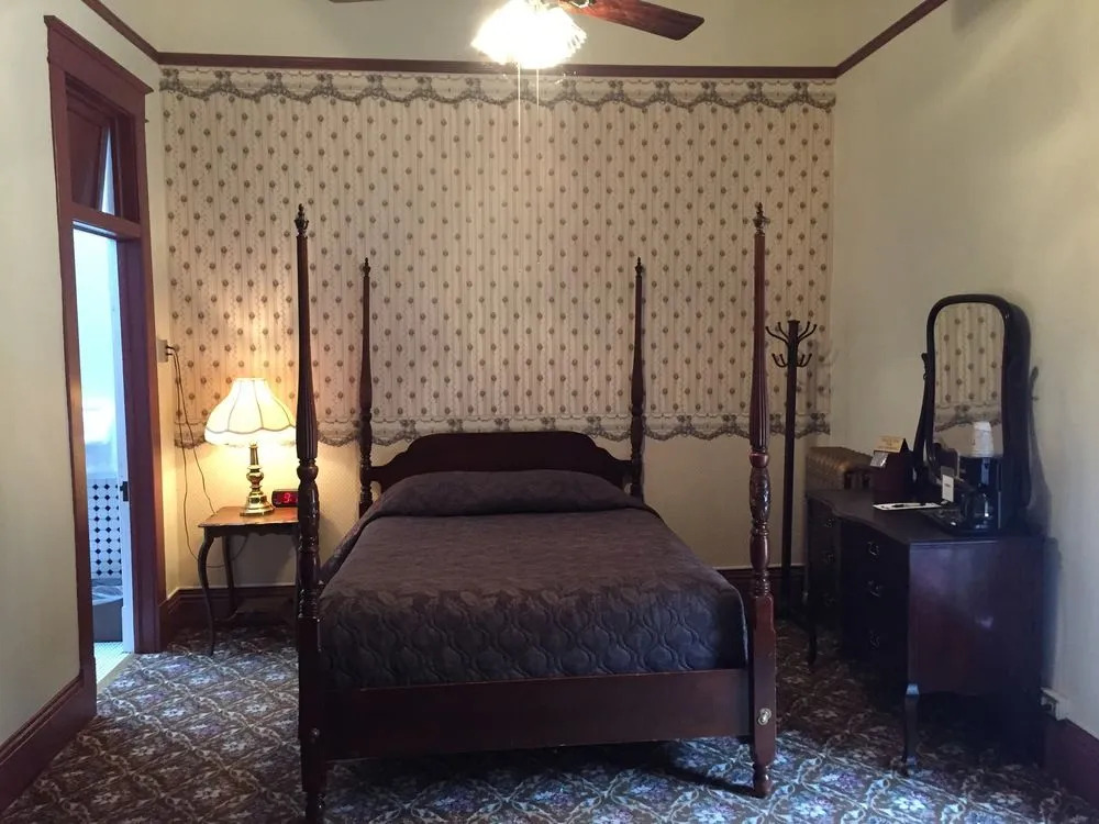 Irma Hotel