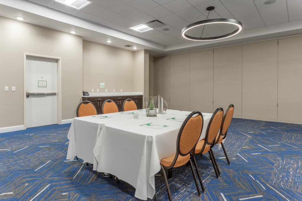 Holiday Inn & Suites - Jefferson City by IHG