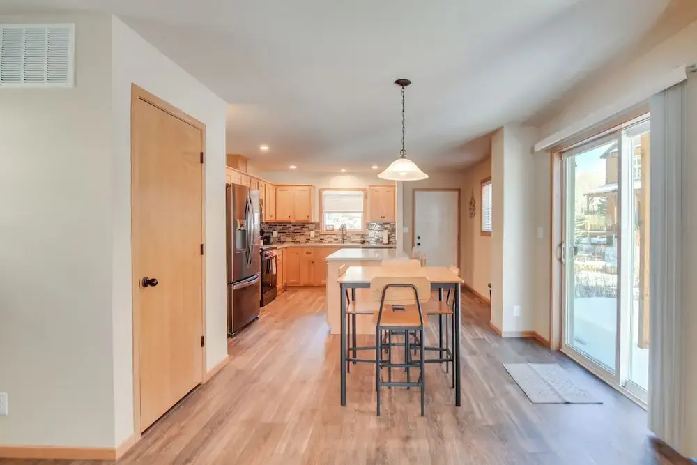 4 Mi to Granby Ranch: Cabin w/ Hot Tub Access!