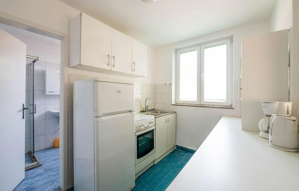 3 Bedroom Lovely Home In Peruski