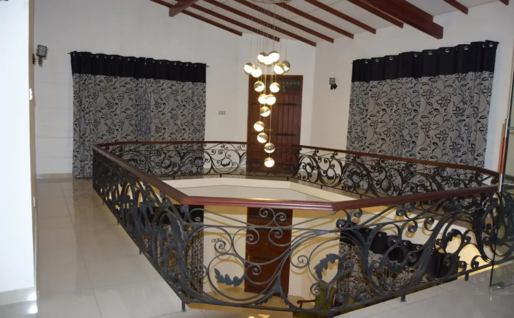 Casa White Lounge