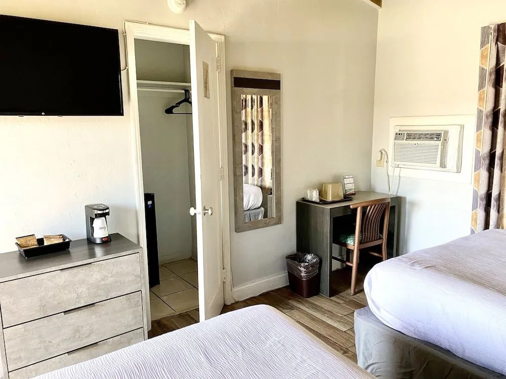 Budget Inn South