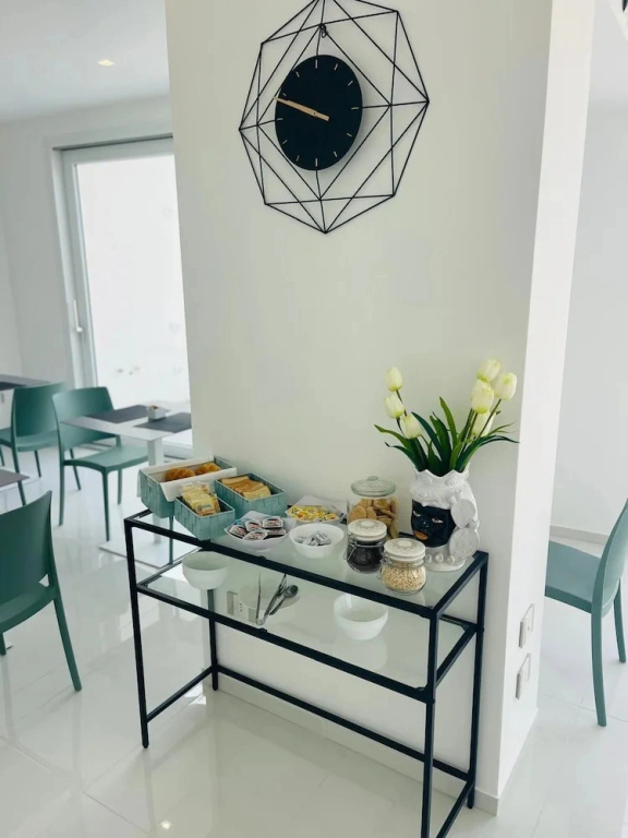 Gheloi Room