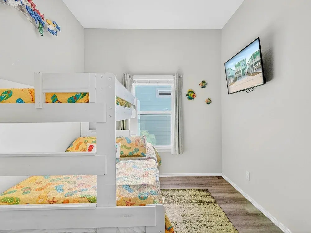 Turtle Cove 3 Bedroom Home by RedAwning