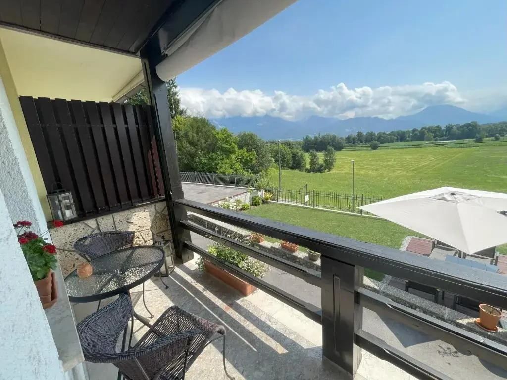 Amis House Castle View