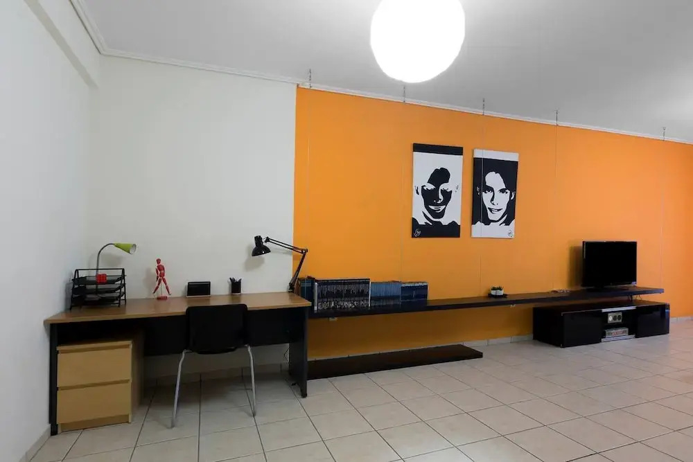 Spacious 2 Bedroom Apartment In Thessio