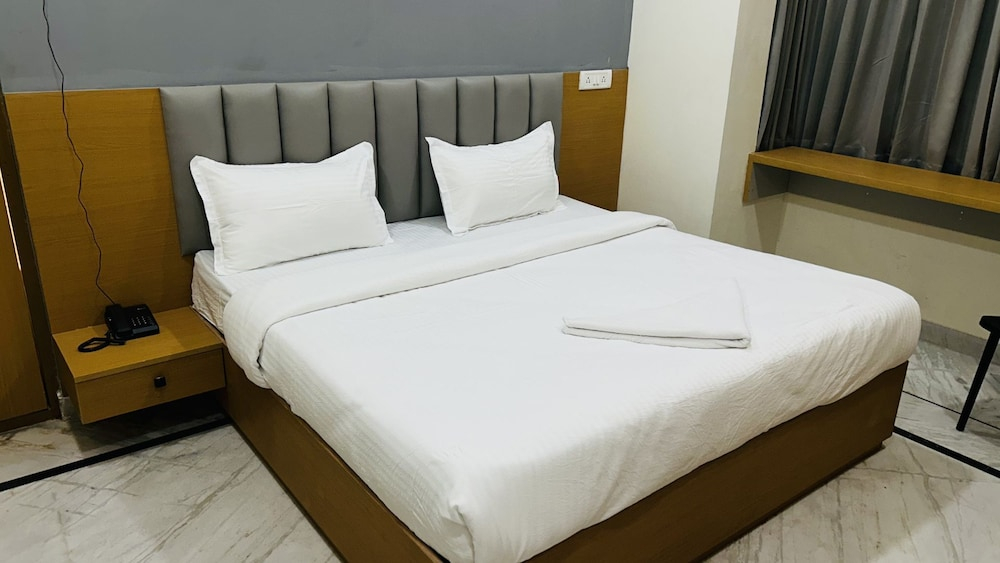Hotel V CHECK INN