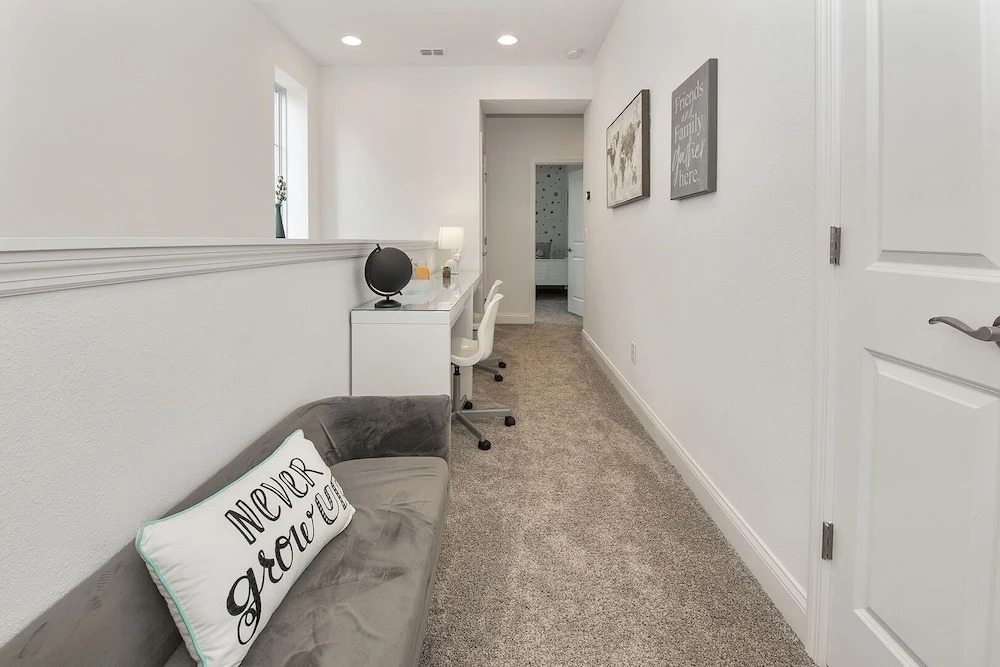 Amazing New 5 Bedroom 4.5 Bathroom Townhome with Private Pool