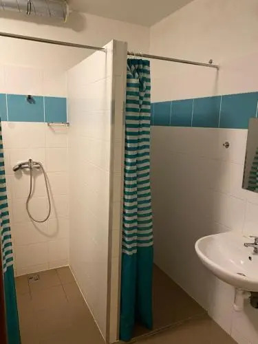 Easy Housing