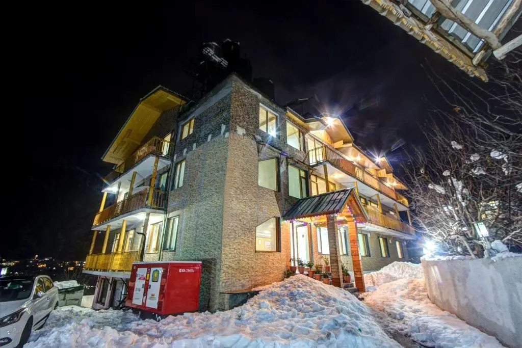 Hotel Mountain face by Snow City Hotels