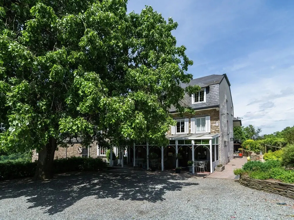 Vintage Holiday Home With Swimming Pool In Saint-Hubert