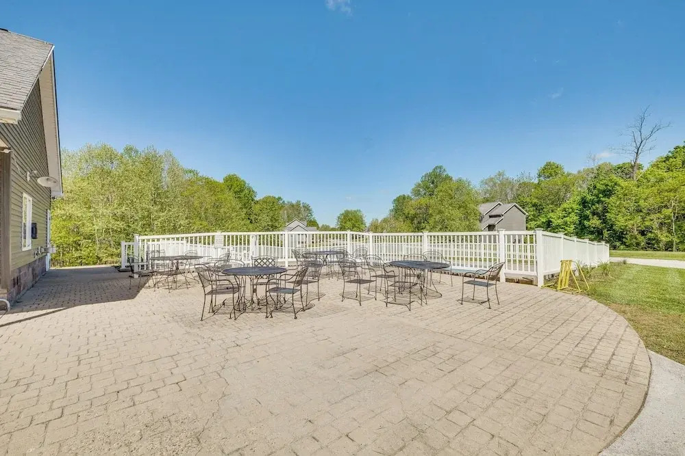 Lake-view Kentucky Getaway w/ Resort Amenities!