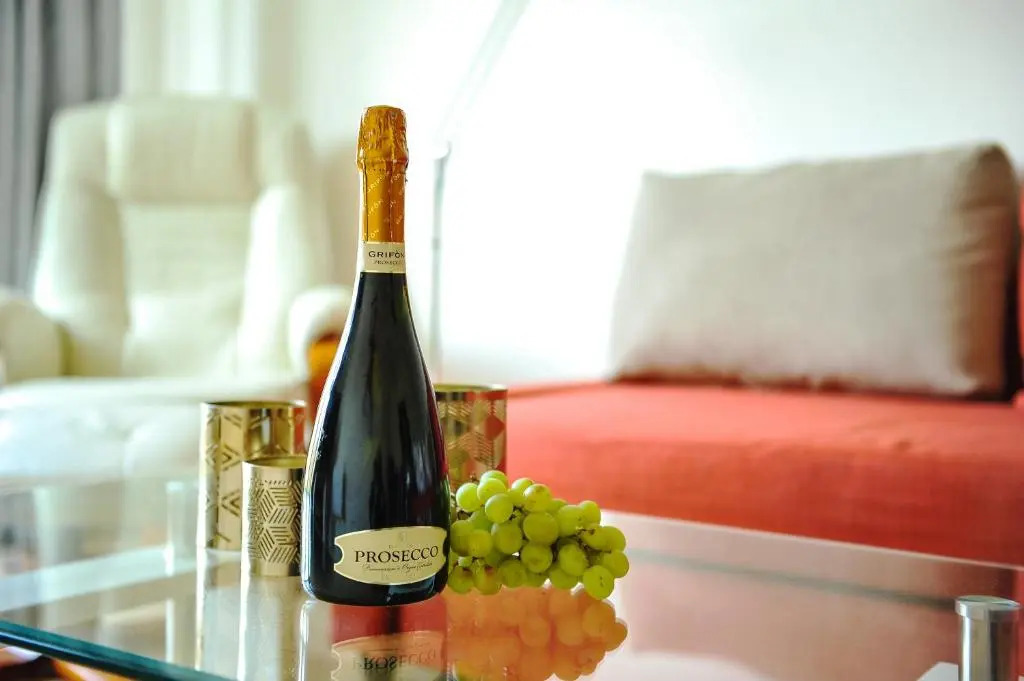 Select Serviced Accommodation - Hunters Wharf