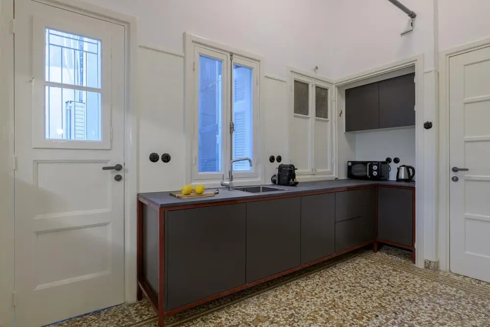 An Outstanding 3 Bdrm Apartment in the Heart of Athens