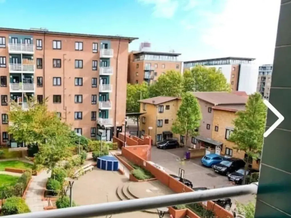 Clean Two Bedroom Apartment
