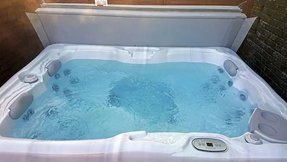 Glenfern Guest House and a separate Cottage with its own private hot tub