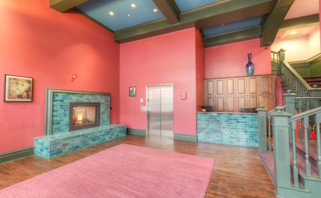 Montvale Hotel