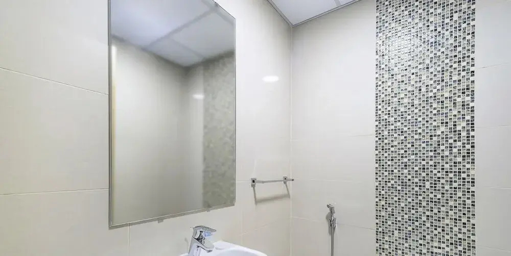 LUX  The Continental Marina Suite