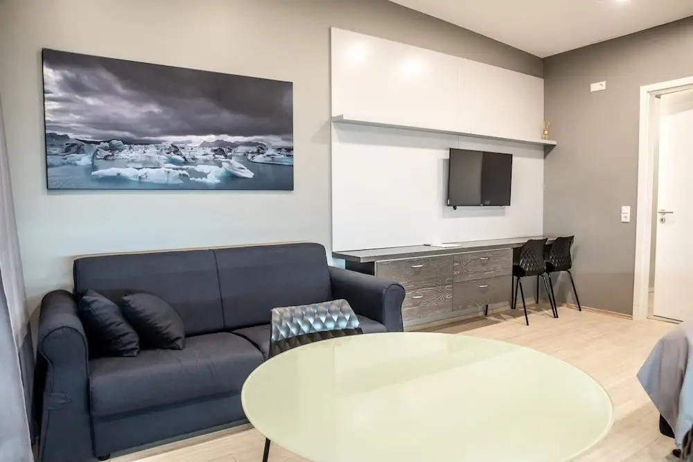 Black Beach Suites