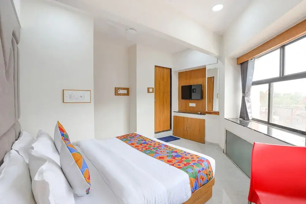 FabHotel Crystal I - Gandhinagar