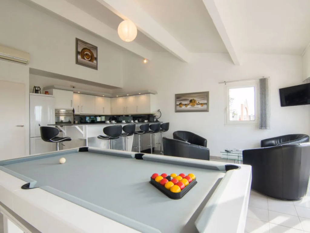 Bella Vista 16203