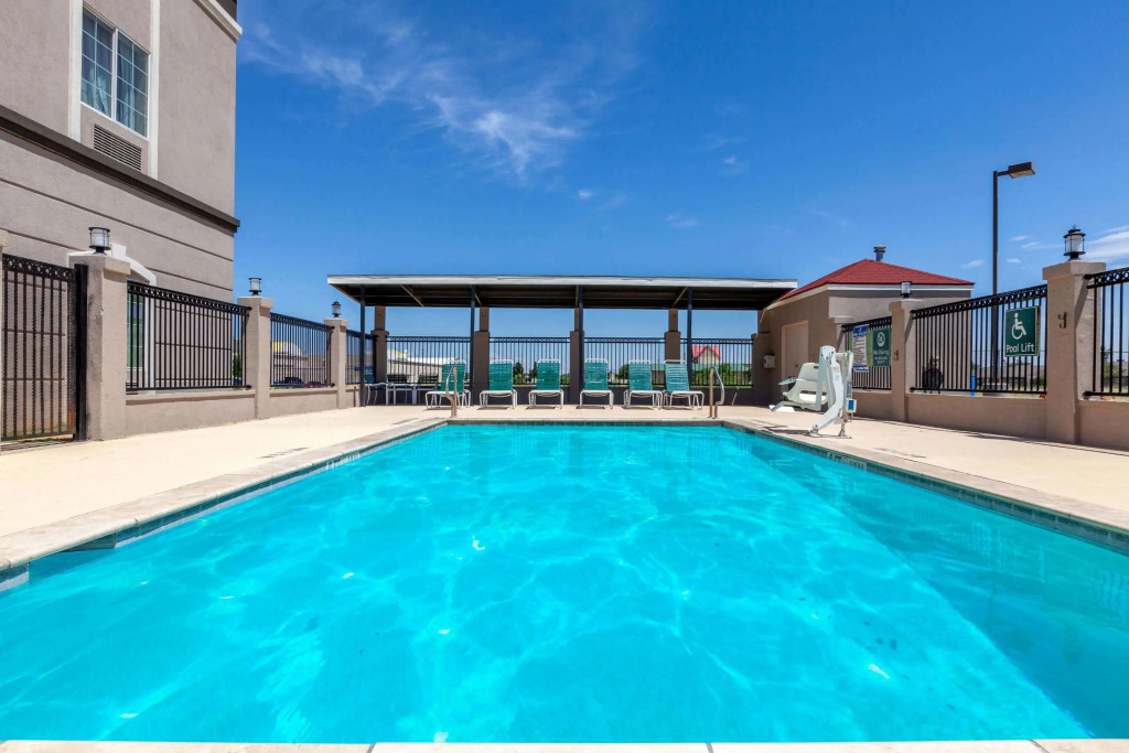 La Quinta by Wyndham Midland North