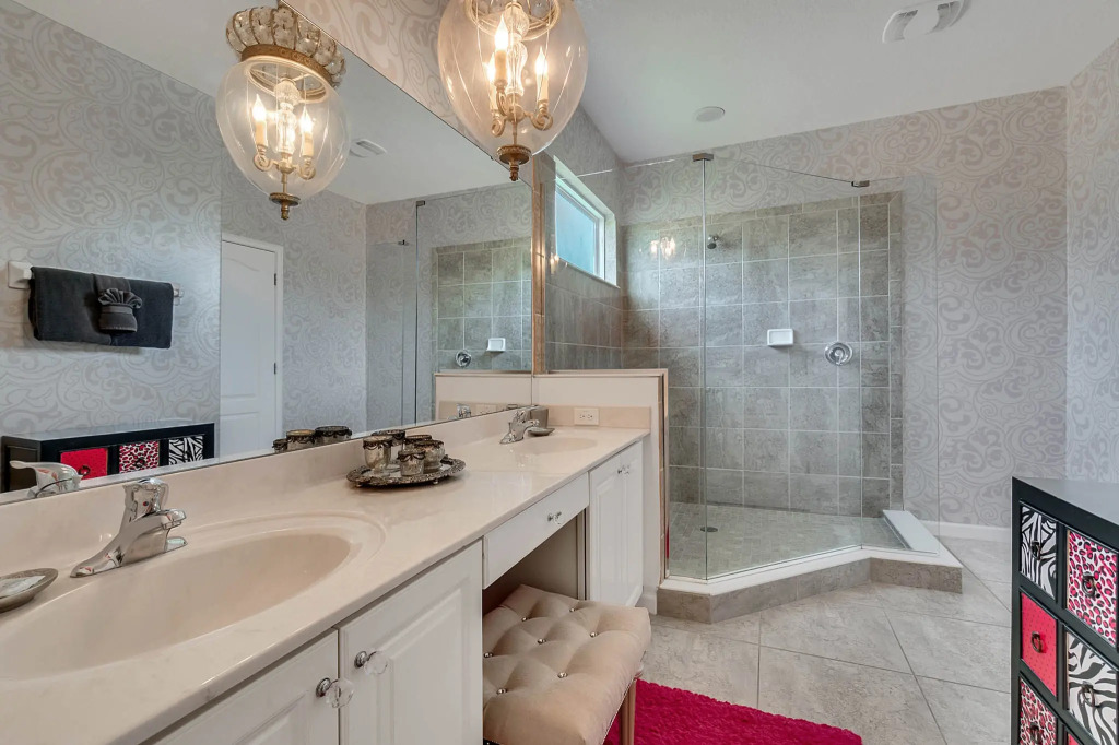 Custom 7-Bd Hm Loaded W/ Amenities Watersong-216Ys 7 Bedroom Home By Redawning