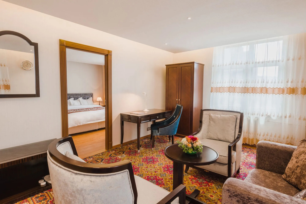 Mika Hotel
