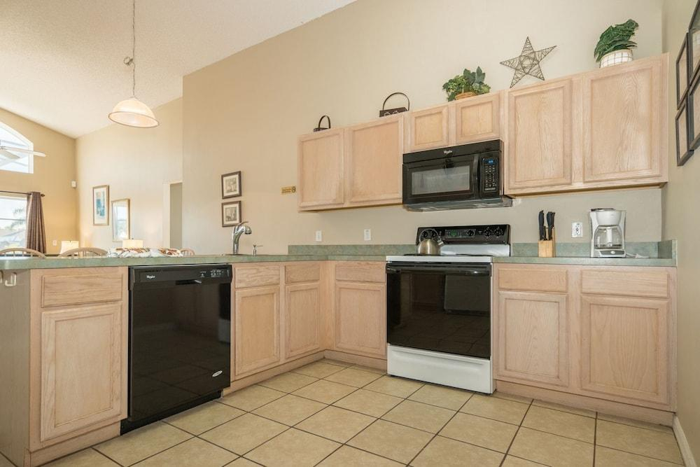 Lkb4705aw 4 Bedroom Villa in Lake Berkley