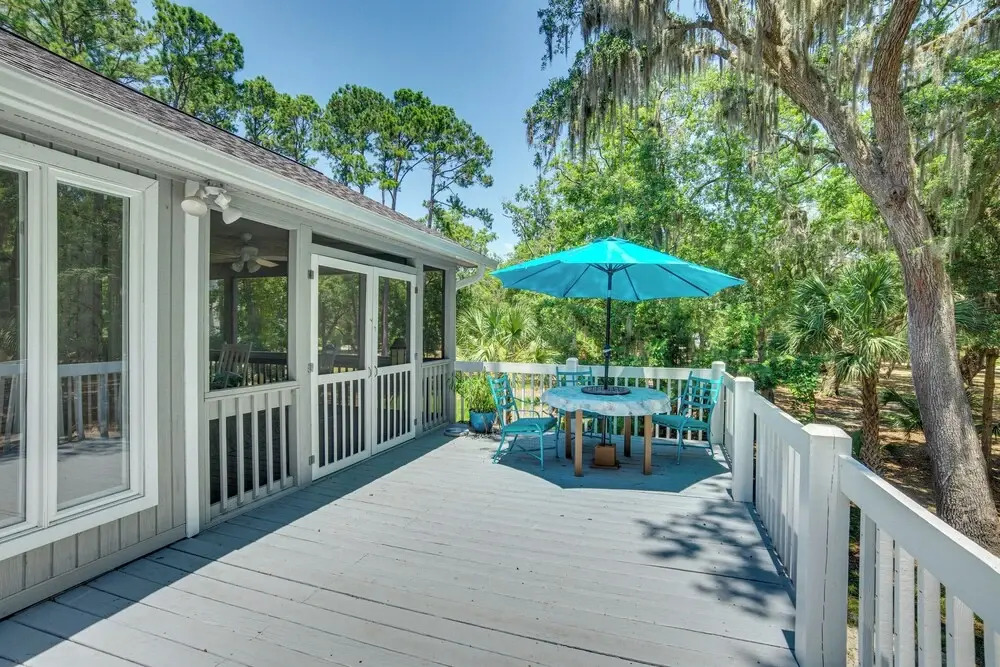Near Edisto Beach State Park: Home w/ Lanais!