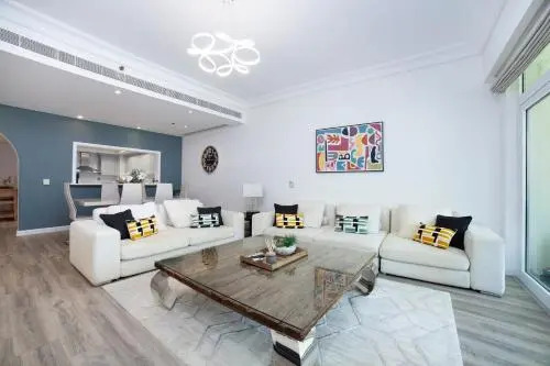 2BR ON PALM JUMEIRAH SHORELINE 20 - With Beach Access & a Complimentary Golf