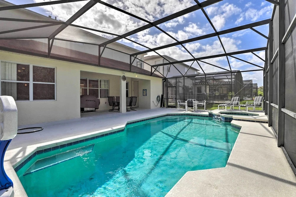 Spacious Davenport Home w/ Private Pool & Spa