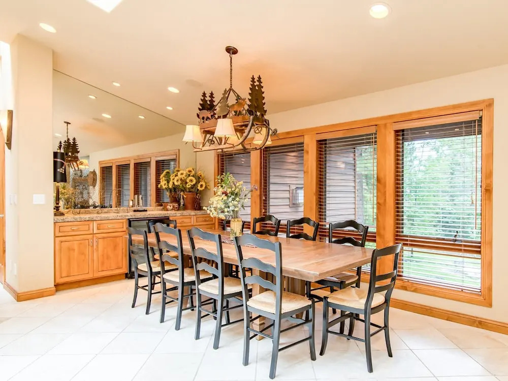 Lakeshore Townhouse 936