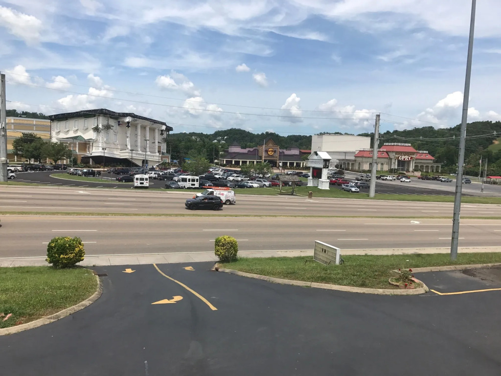 Smoky View Inn