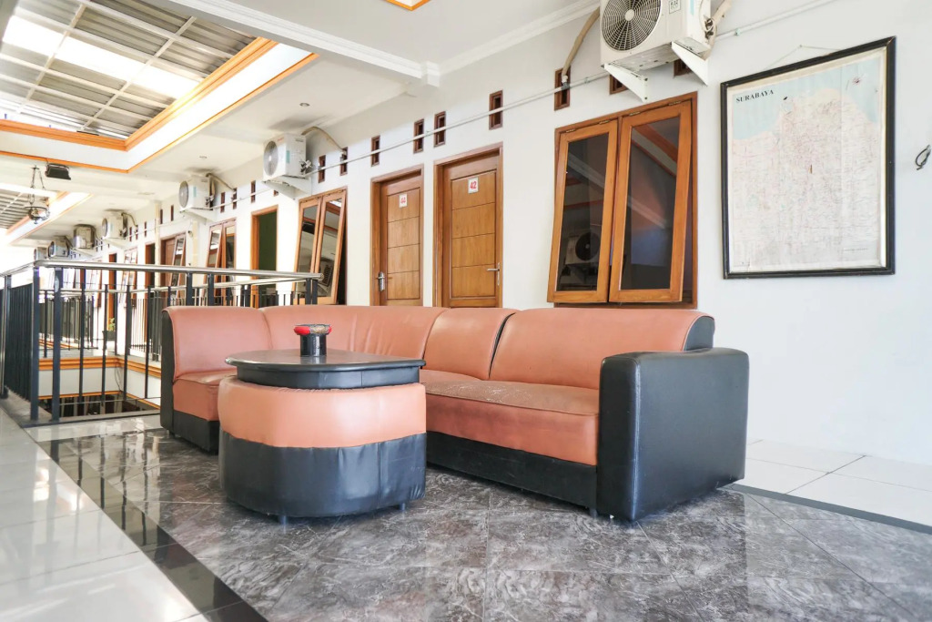 RedDoorz near Juanda International Airport 2