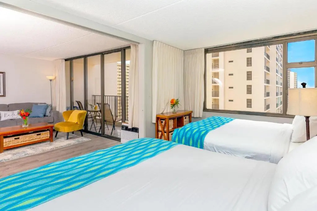 Beautiful 18th Floor with Panoramic Ocean Views 1 Block to Beach Free Parking & Wifi