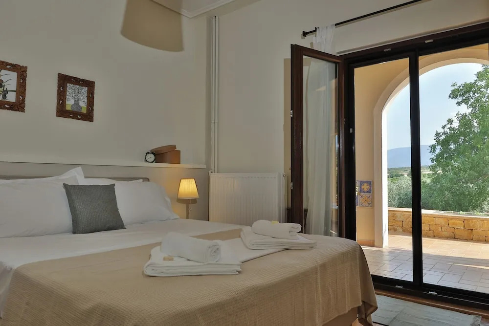 Οlives and Vines Retreat Villa