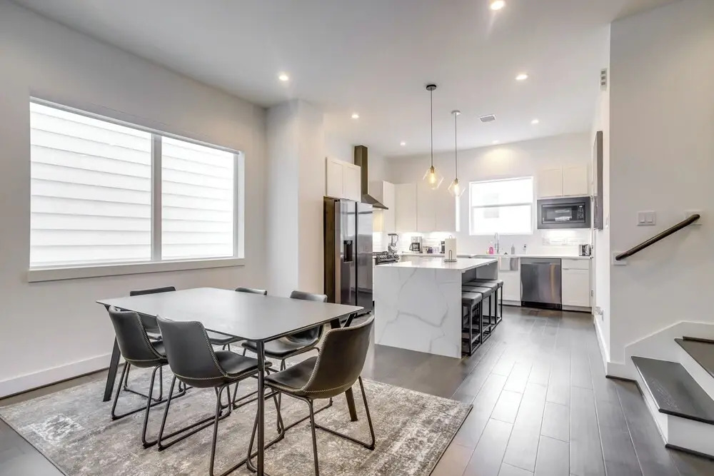 Inviting H-Town Home Near Shops & Golf Courses