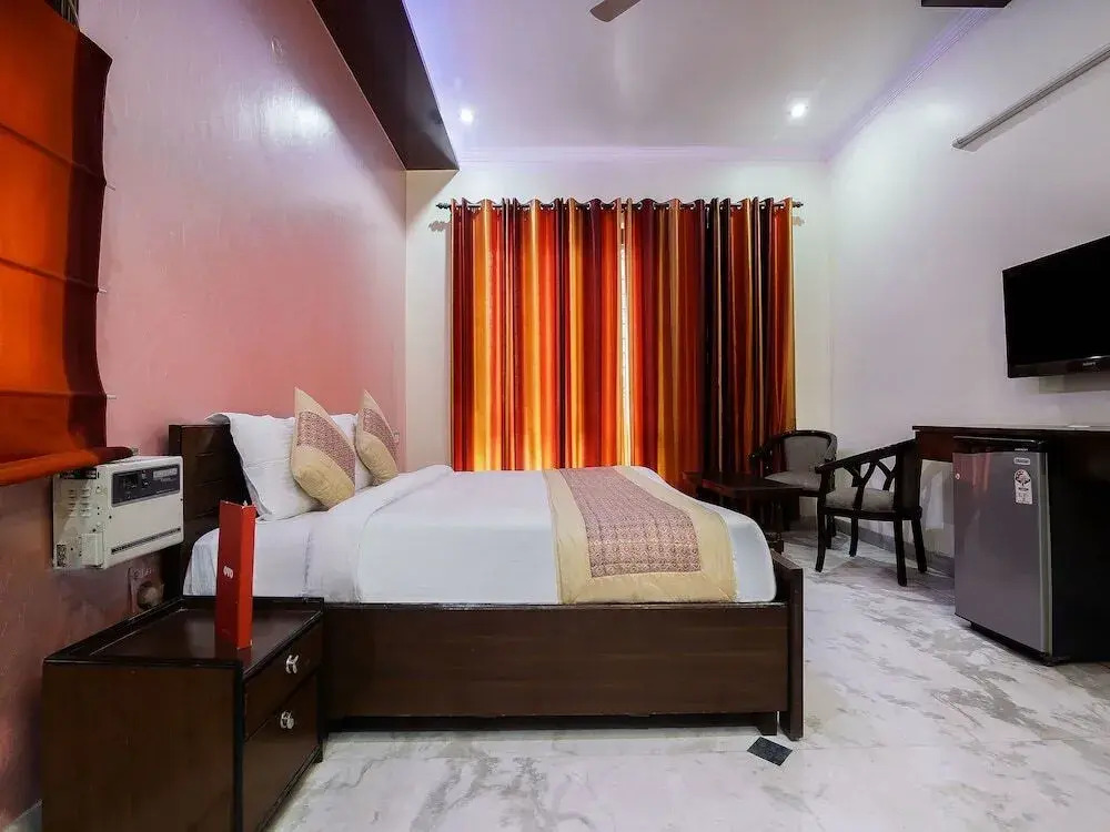 Palm Garden Suites By OYO Rooms
