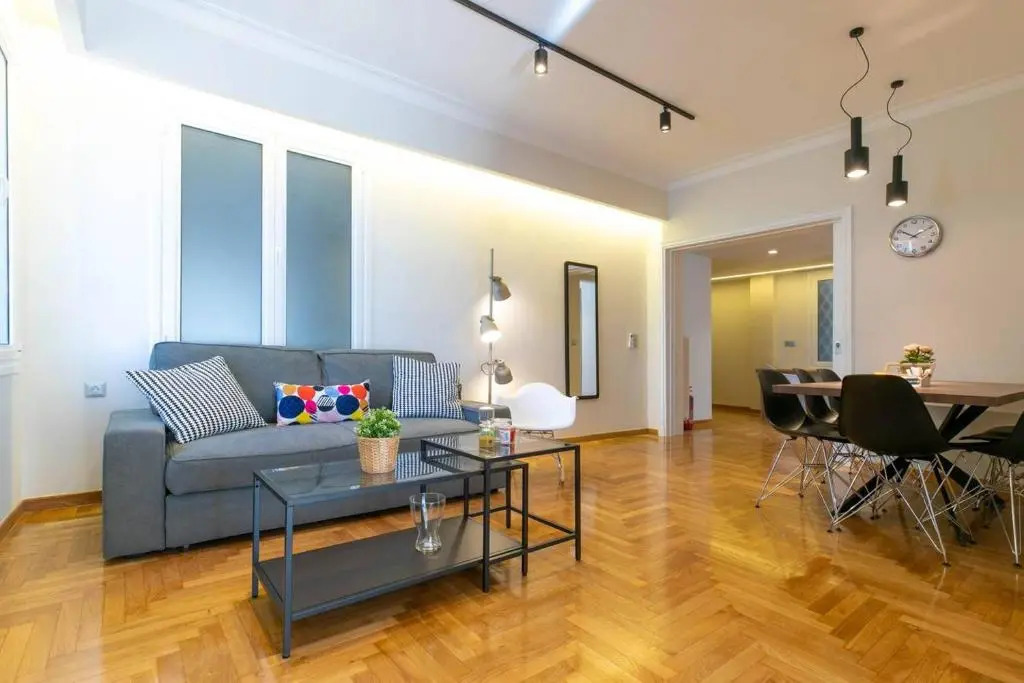 TONI'S "Aquaman" 4BD Apartment in Athens!