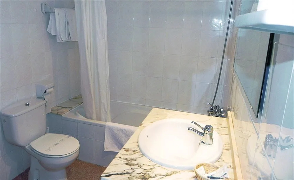 Eco Avenida Hotel & Parking
