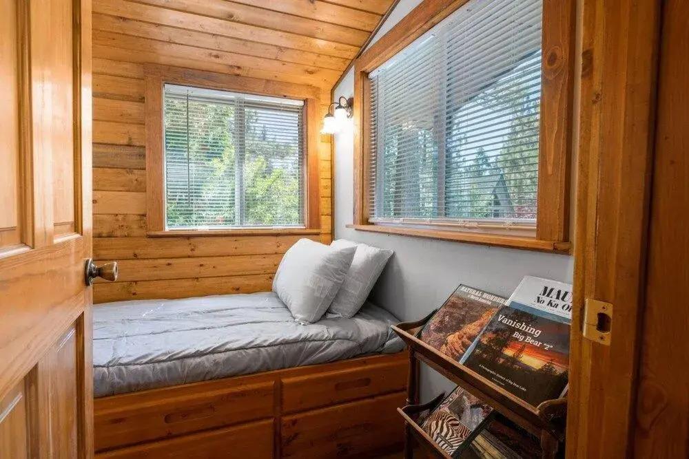 Rosy Cozy Cabin