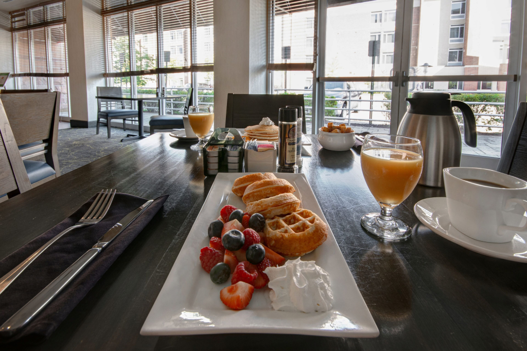 Holiday Inn Detroit Metro Airport by IHG