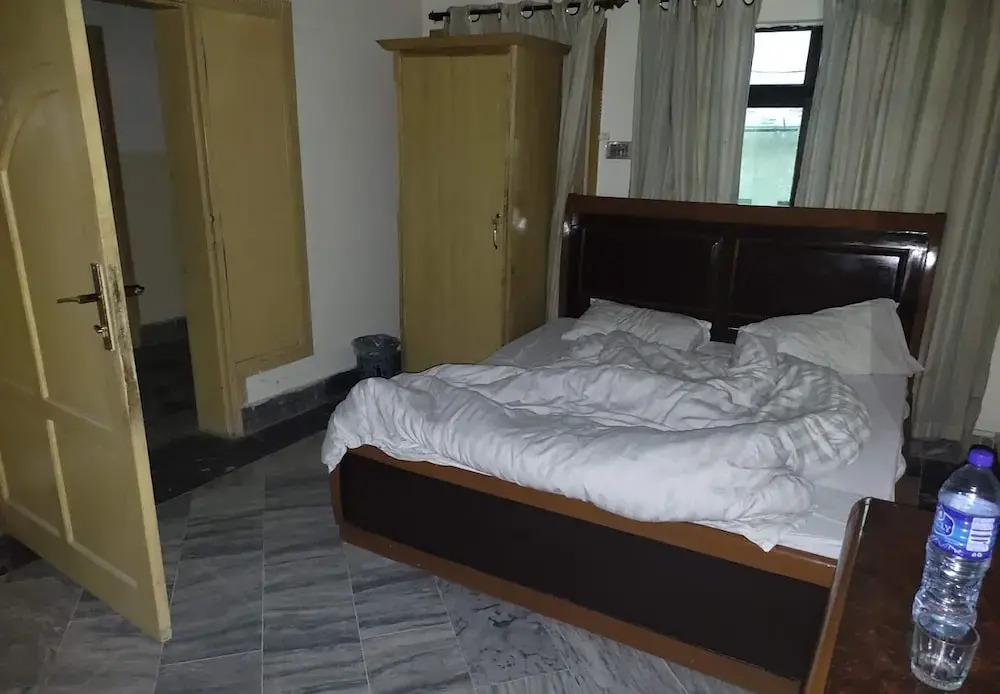7 Cs Guest House